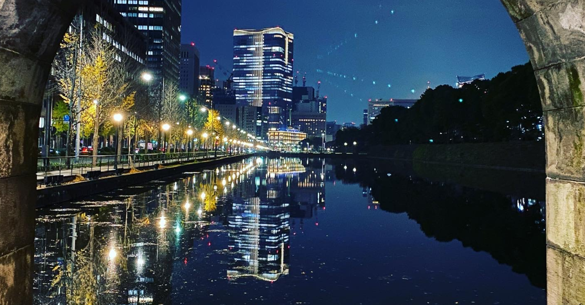 📷 2022/Q4 東京車站行幸通皇居外苑銀杏夜景夜晚手持街拍| Ernest Chiang